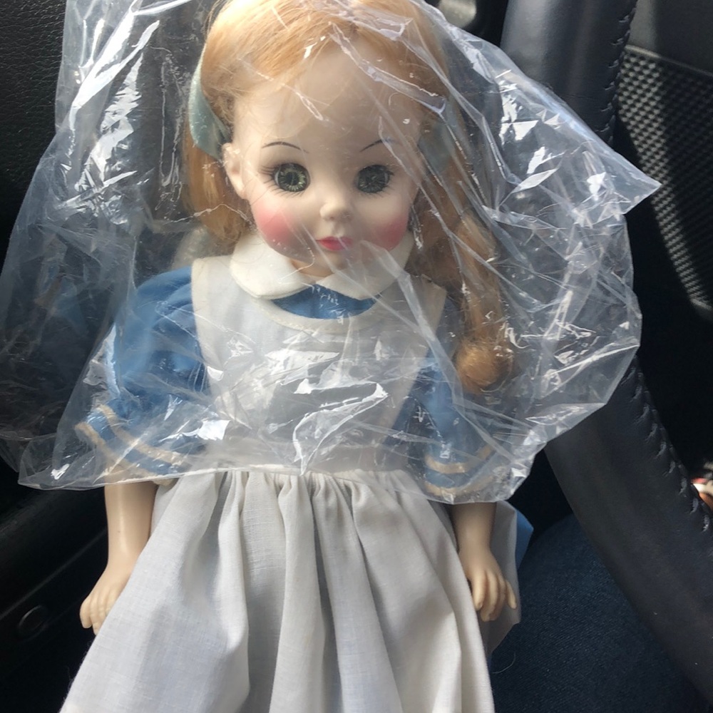Madame Alexander - Alice in wonderland